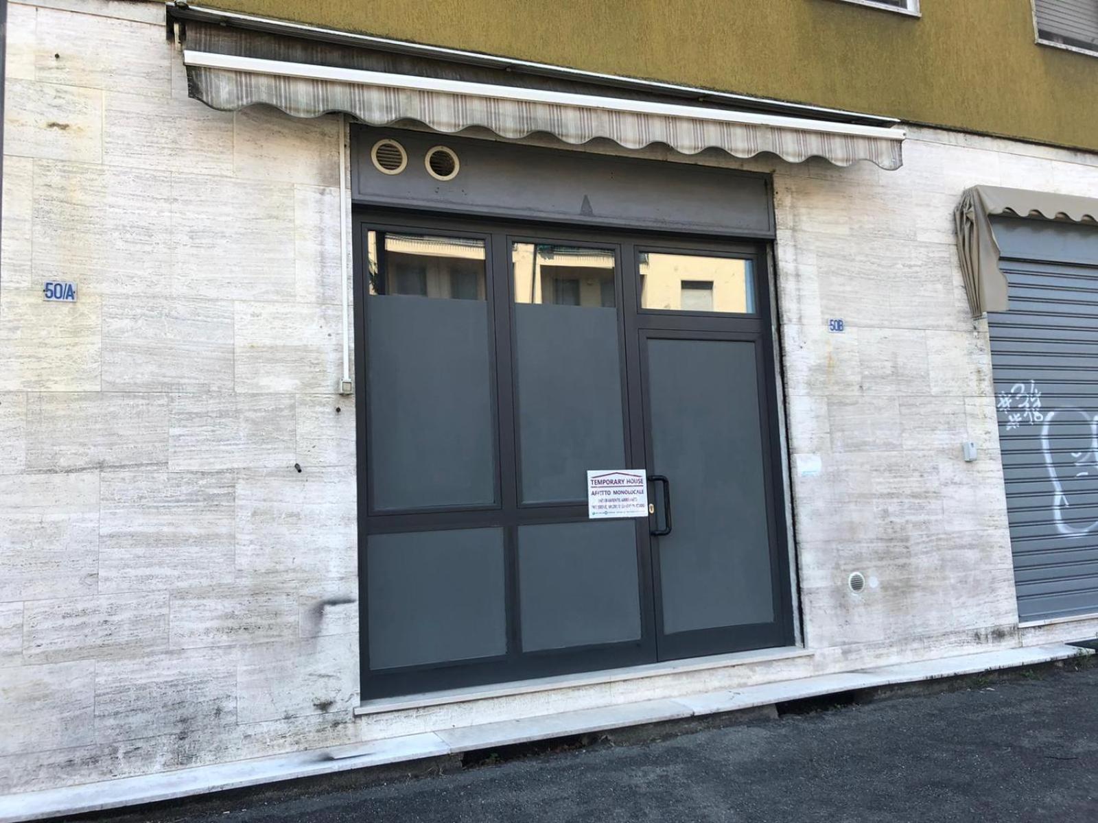 Monolocale Arredato Con Una Camera Apartment Parma Luaran gambar