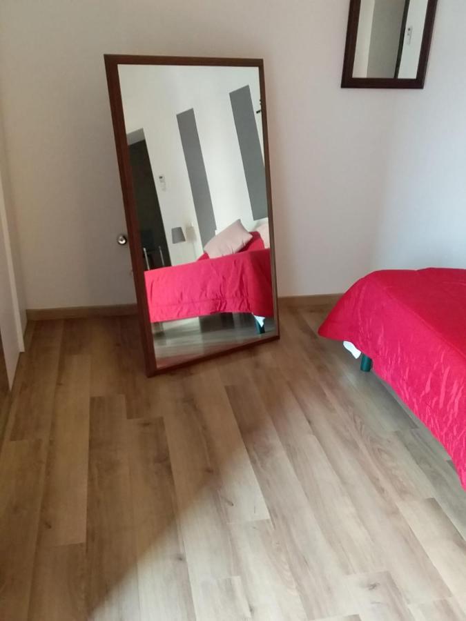Monolocale Arredato Con Una Camera Apartment Parma Luaran gambar